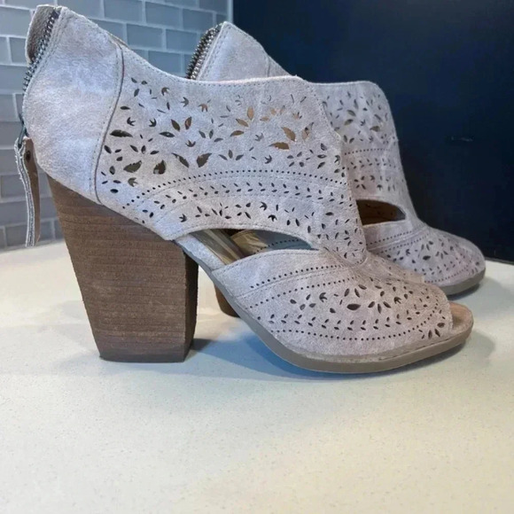 Latigo Tan Cutout Strap Back Heels Size 10 - Picture 10 of 13